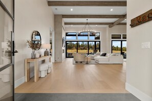 Interior - Palla Lane on private Lake Tanager, hot tub, pet free, water skiing, paddle boarding (Bend)