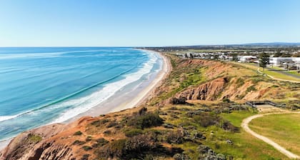 Coastal Escape | Sleeps 8 - 3BR 2BA Family Retreat