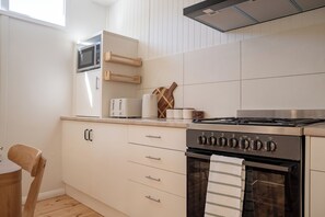 Mikrobølgeovn, ovn, kogeplade, opvaskemaskine