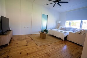 3 chambres, fer et planche à repasser, Wi-Fi, draps fournis