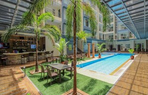 Pool - Angeles City W/ Rooftop Pool (Angeles)