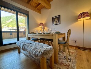 Dining - Soldanelles A15: Your bright cocoon in the center of Chatel (CHATEL)