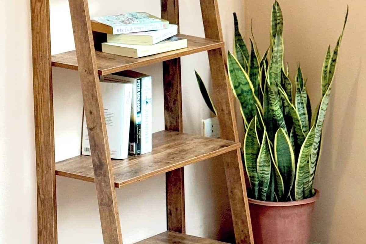 Una scrivania, insonorizzazione, ferro/asse da stiro, Wi-Fi gratuito