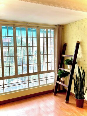 Classic Double Room, City View -  Hanoi Brilliant Home (Hoan Kiem)