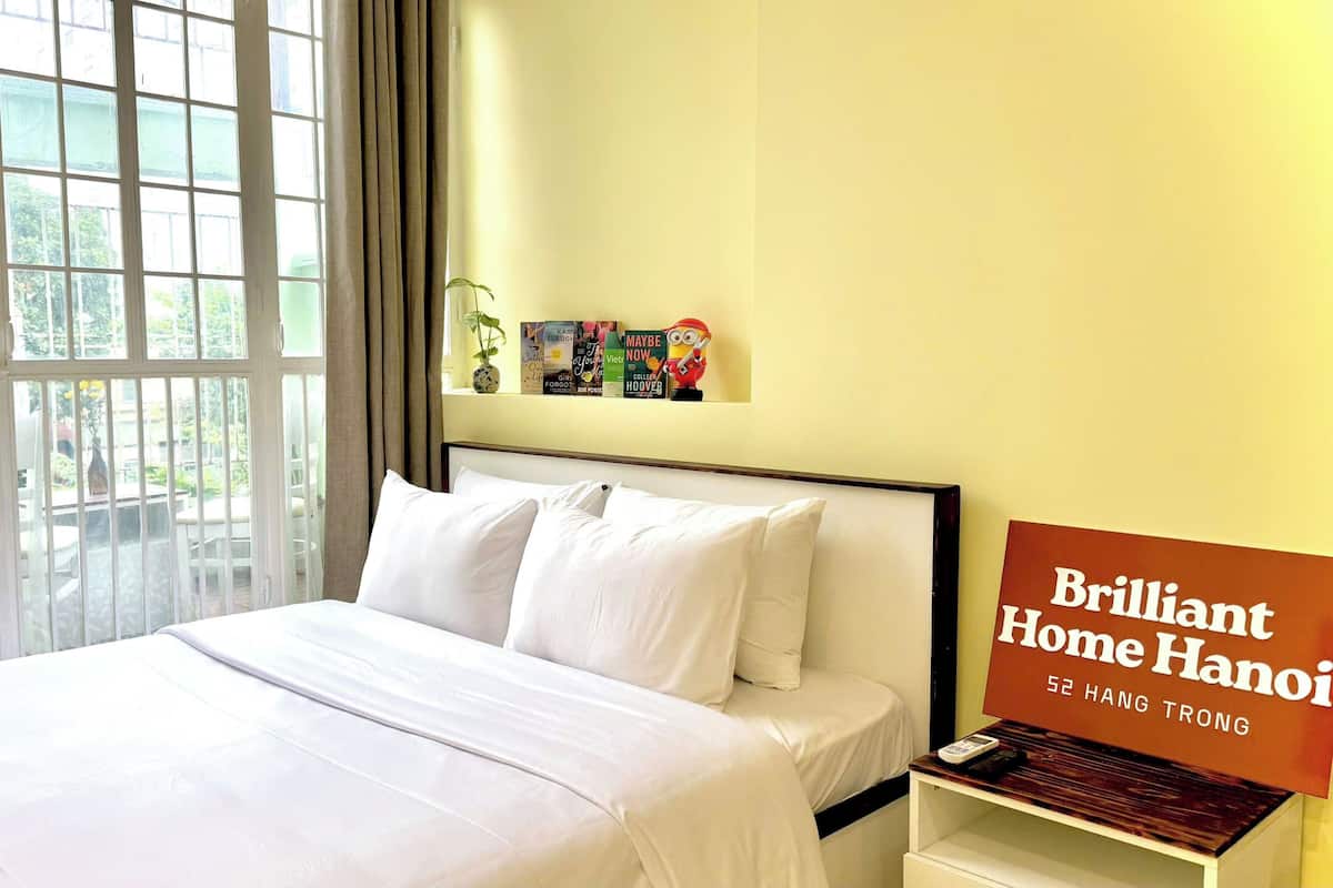 Deluxe-Doppelzimmer, Balkon, Stadtblick | Schreibtisch, kostenloses WLAN