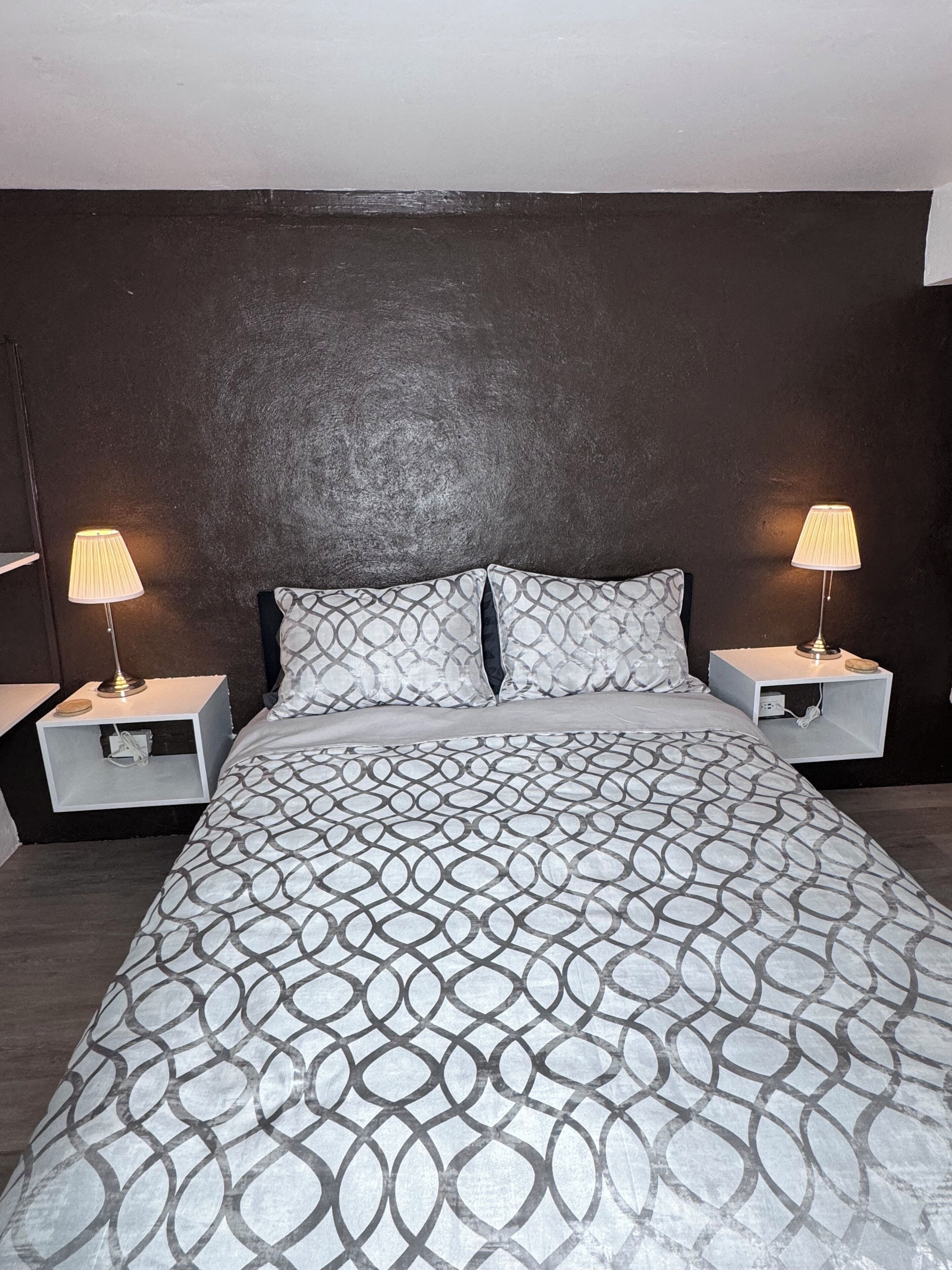 1 soverom, strykejern/-brett, wi-fi og sengetøy