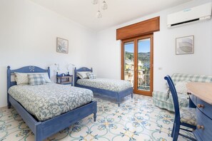 3 bedrooms, desk, iron/ironing board, travel crib