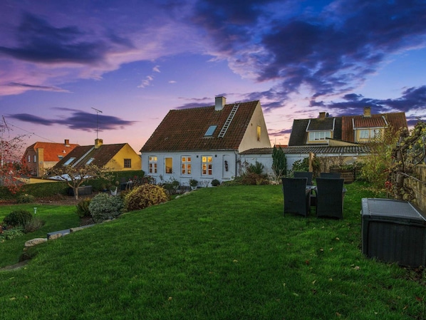 House | Outdoor dining