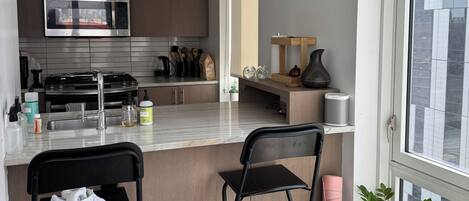 Microwave, oven, stovetop, dishwasher