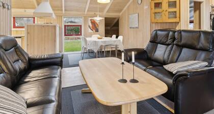 5 Star Holiday Home in Hals