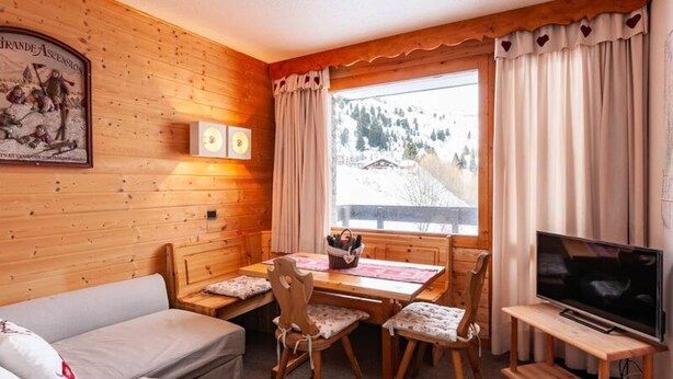 Living area - Rainbow H3 (Les Allues)