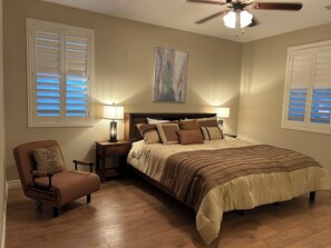 3 bedrooms, in-room safe, desk, iron/ironing board