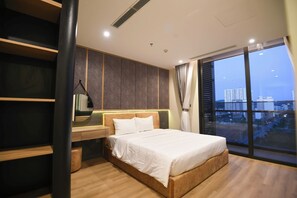 2 Schlafzimmer, Zimmersafe, Schreibtisch, Bügeleisen/Bügelbrett