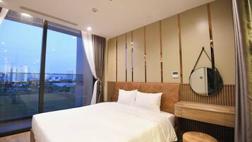 2 室のベッドルーム、セーフティボックス (室内)、デスク、アイロン / アイロン台