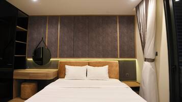 2 Schlafzimmer, Zimmersafe, Schreibtisch, Bügeleisen/Bügelbrett