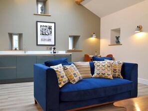 TV - 1 bedroom accommodation in Branthwaite, near Caldbeck (Branthwaite, near Caldbeck)