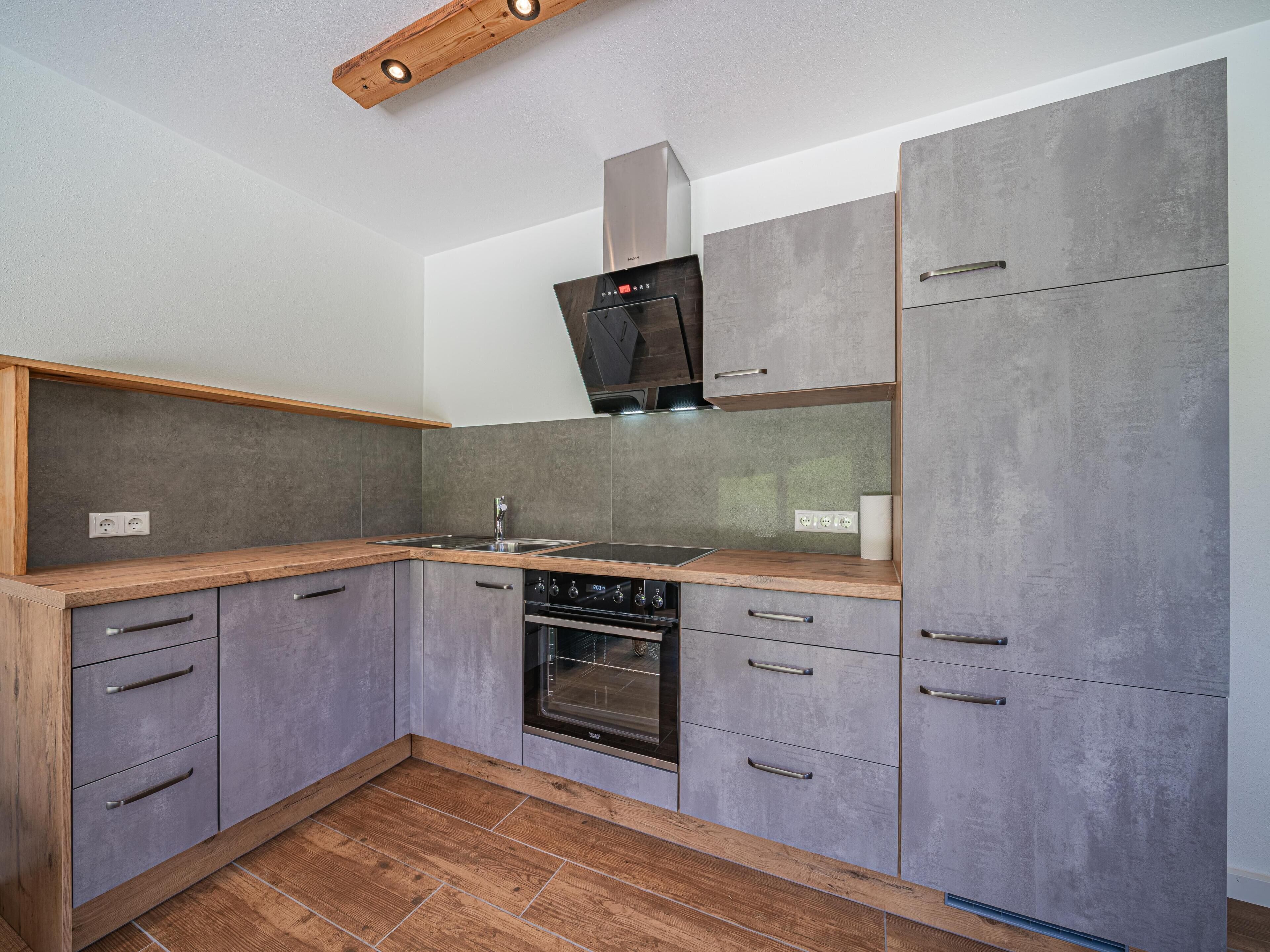 Kühlschrank, Ofen, Herdplatte, Geschirrspüler