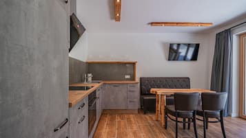 Refrigerador, horno, parrilla de estufa y lavavajillas