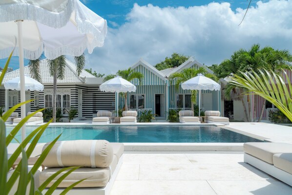 Superior Double Room | In-room safe, free WiFi - RIA ULUWATU Tropical Chic Hotel (Pecatu)