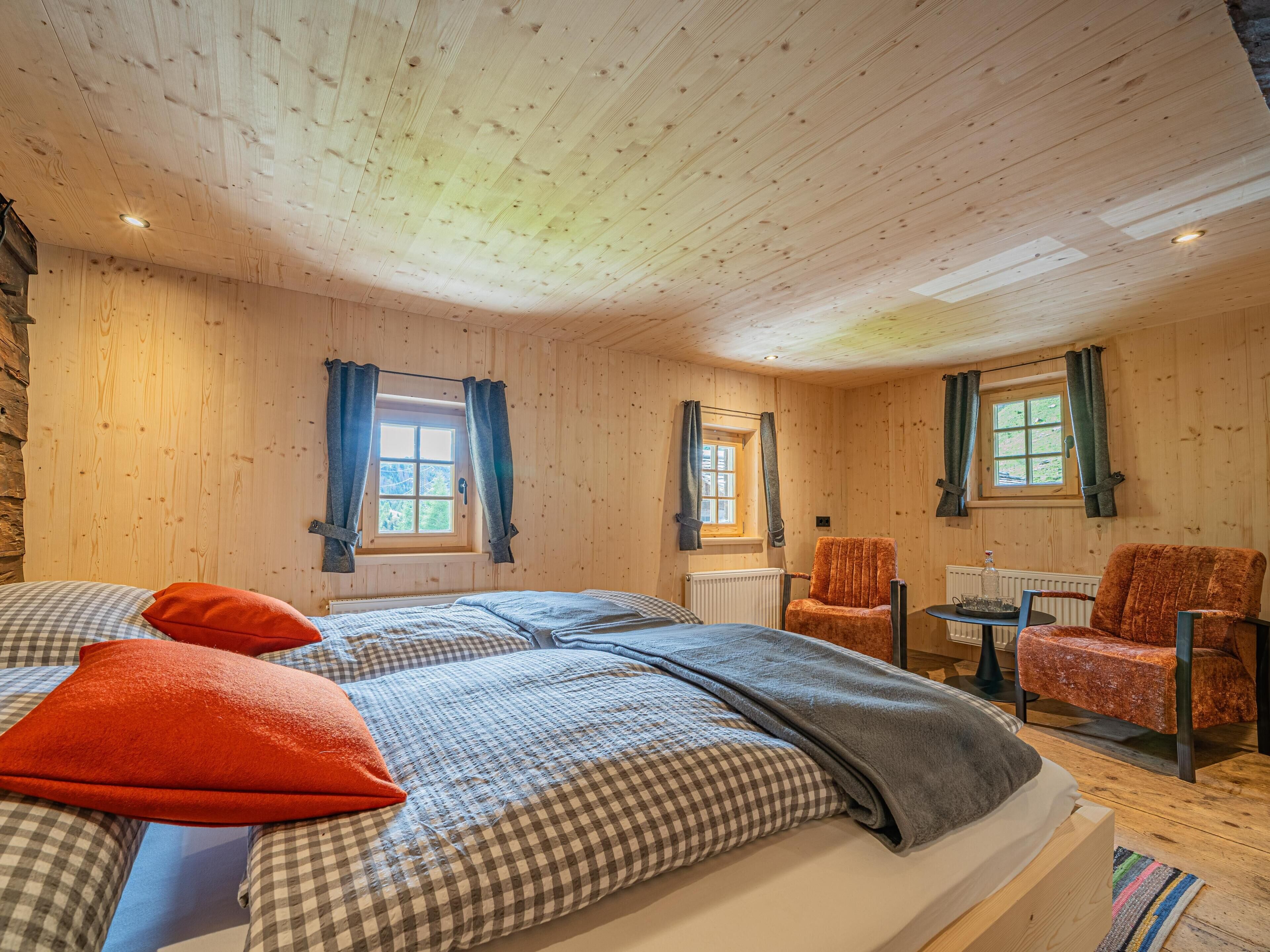 6 bedrooms, internet