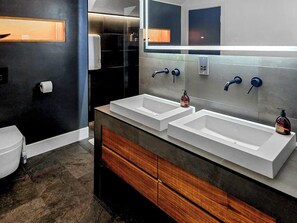 Unclassified image, 3 of 19, button