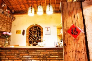 Lobby - Homeward Bound Inn (Wuyuan)