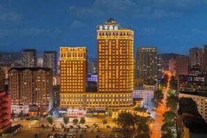 المنشأة من الخارج