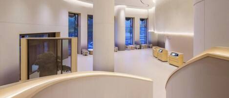 المنشأة من الداخل