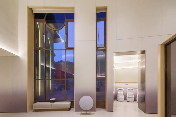 المنشأة من الداخل