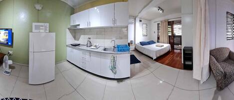 1 chambre, fer et planche à repasser, Wi-Fi, draps fournis