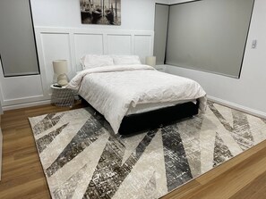 3 عدّة غرف نوم ومكتب ومكواة/لوح كي وسرير سفر