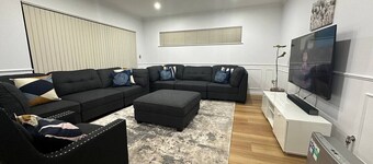 Executive Retreat(3bdr -2 ensuite)