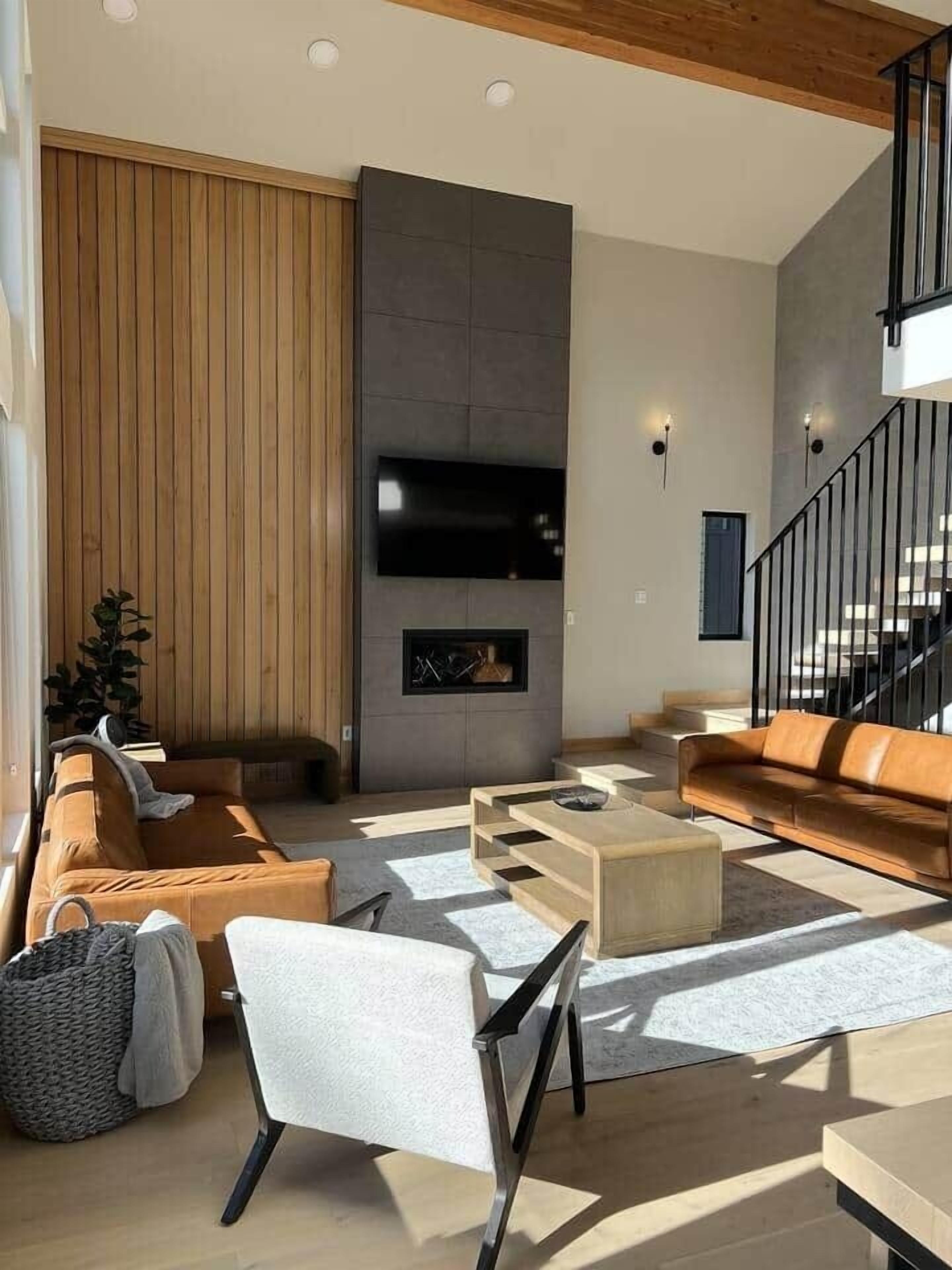 Smart TV, fireplace, foosball, books