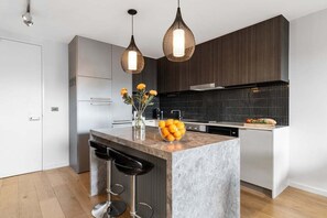 Mikrowelle, Ofen, Herdplatte, Geschirrspüler