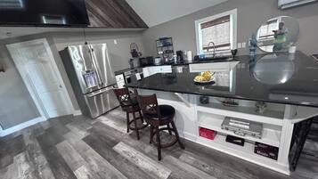 Mikrowelle, Ofen, Herdplatte, Geschirrspüler