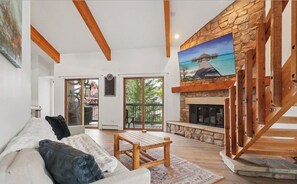 Smart TV, fireplace - Family-Friendly Condo, 7 Beds, 1-Block to FREE Bus for Copper & Breck, Dog OK (Frisco)