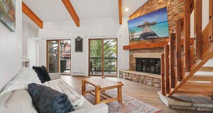 Family-Friendly Condo, 7 Beds, 1-Block to FREE Bus for Copper & Breck, Dog OK