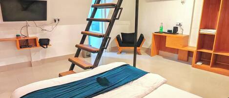 Deluxe Double Room, Hill View | Free WiFi