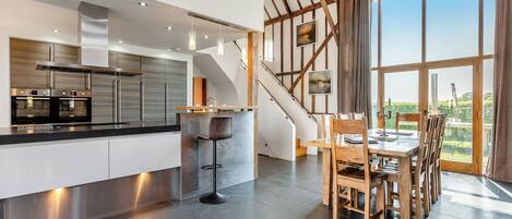 Dishwasher, high chair