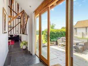 Interior - Stunning converted barn in beautiful countryside. (Gosfield)