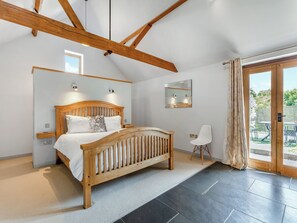 5 bedrooms, free WiFi