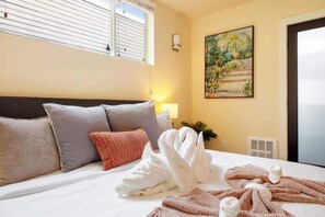 3 soverom, strykejern/-brett, wi-fi og sengetøy