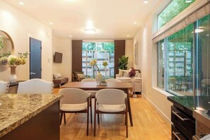 Dining - Elegant Ballard 3b 2.5b | Designer Touch & Patio (Seattle)