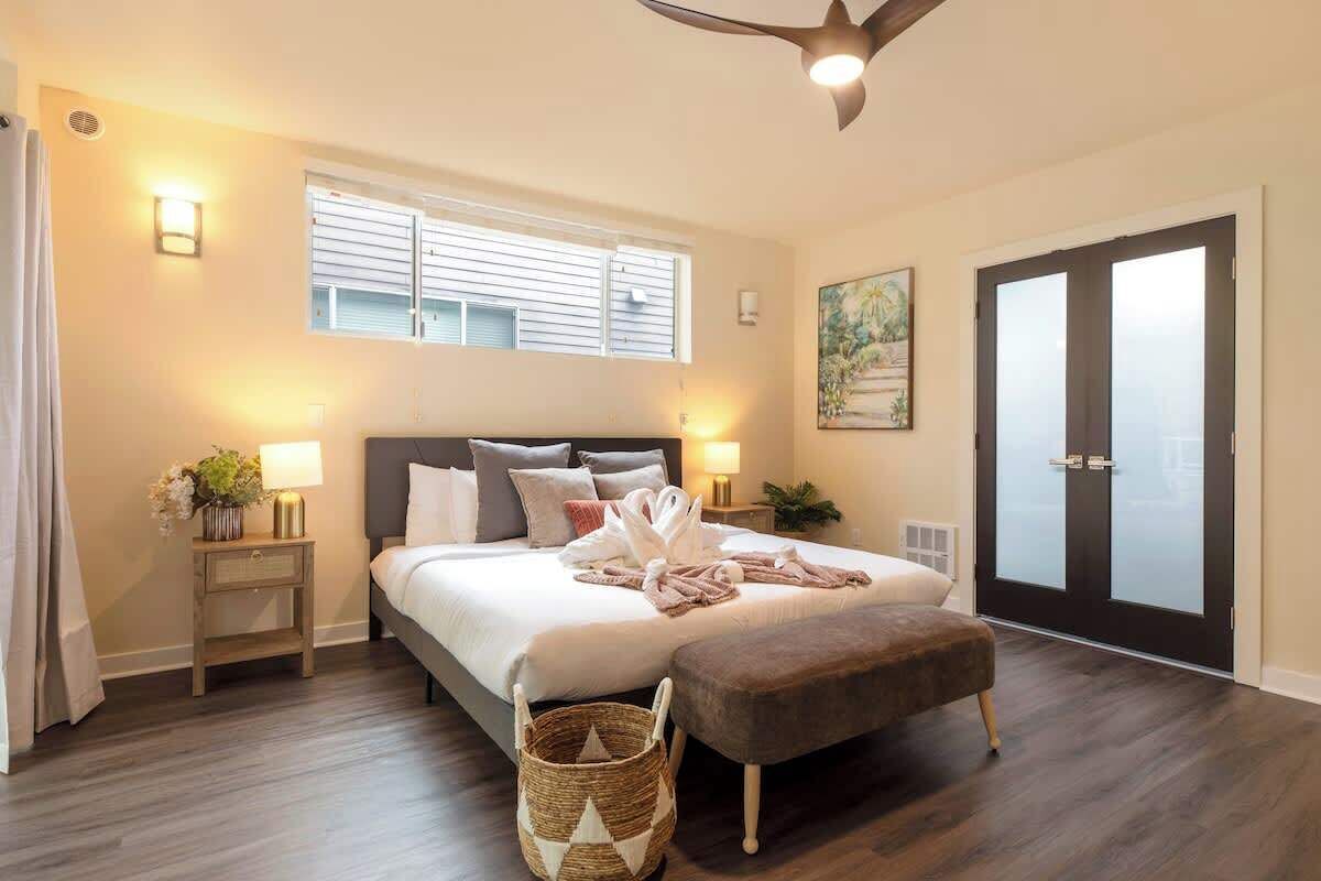 3 habitaciones, tabla de planchar con plancha, wifi y ropa de cama 