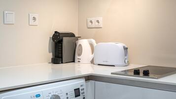 Frigorifero, macchina per tè/caffè, tostapane