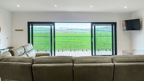 Unclassified image, 4 of 33, button - Acre Luxury Lodges-Cedar Lodge (Walton Presteigne)