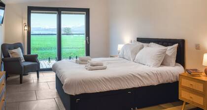 Acre Luxury Lodges-Cedar Lodge