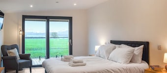 Acre Luxury Lodges-Cedar Lodge