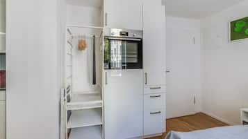 書桌、熨斗/熨衫板、Wi-Fi、床單