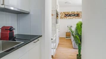 雪櫃、焗爐、爐具、洗碗機